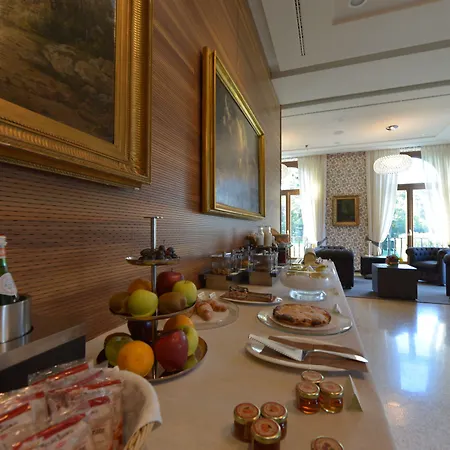 Lario Mandello Hotel