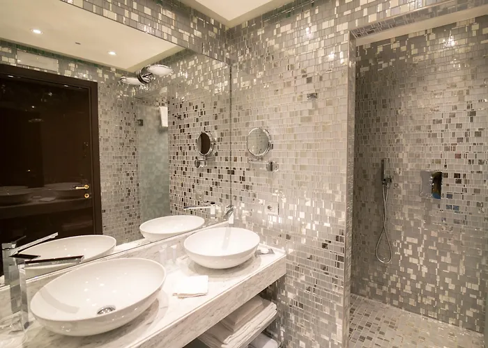 Otel Lario Mandello 5*