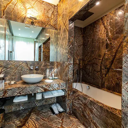 Hotel Lario Mandello 5*