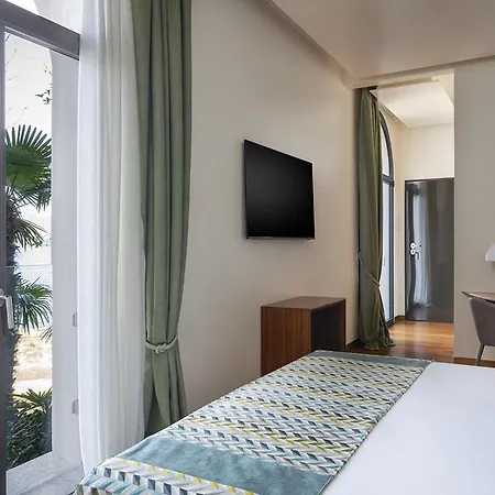 호텔 Lario Mandello 5*