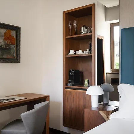 호텔 Lario Mandello 5*