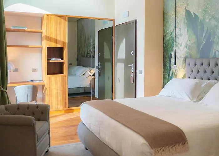 Lario Mandello Отель 5*