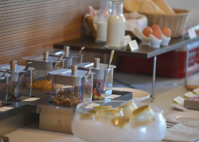 Lario Mandello Отель Манделло-дель-Ларио