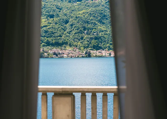 Lario Mandello Отель