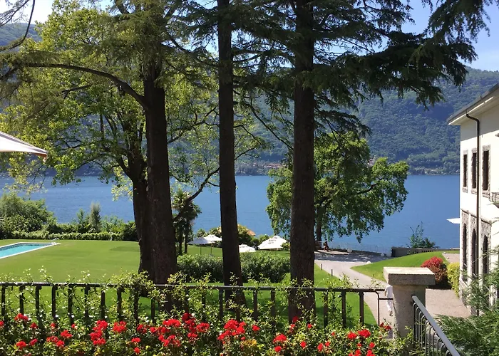 Отель Lario Mandello Манделло-дель-Ларио