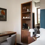 酒店 曼德洛别墅拉里奥度假村 5*