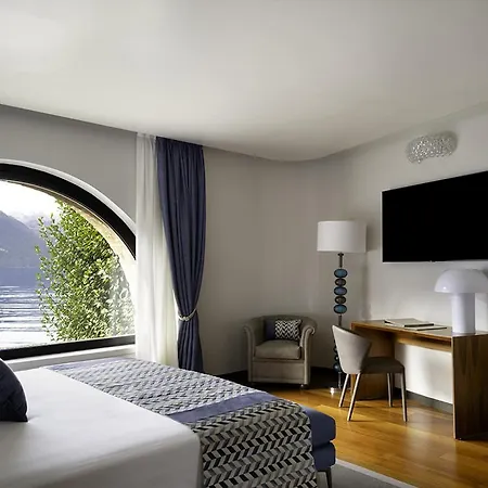 ホテル Lario Mandello